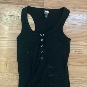 Black tank but I’m selling also in pink
